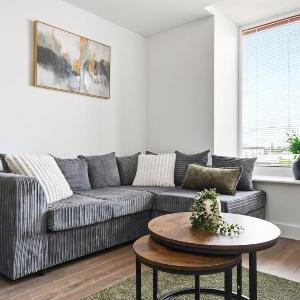 Business-Friendly Apartment Fast WiFi Near Coventry Station Sleeps 2