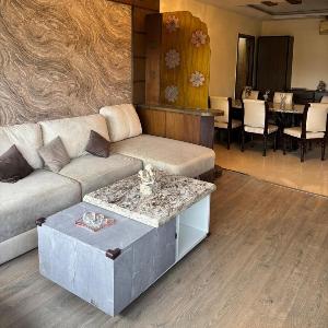 Luxe Three Bedroom Apartment Full flat