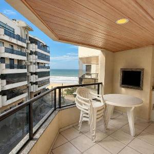 Apartment with ocean view