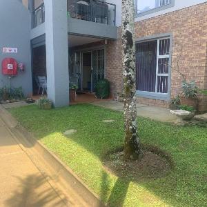 Cozy 2-Bedroom Apartment with Ocean View in Margate