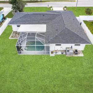 Family and Dog-Friendly Pool Home Bikes Lanai