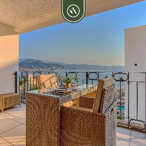 Oceanview 1 BR Condo 3 Min Away to the Beach