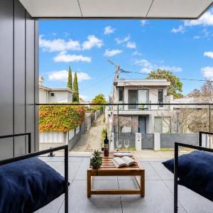 The Richmond Grand - Near MCG and 3 Free Car Spaces