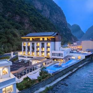翡丽私汤别院毕棚沟景区理小路店