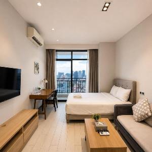 30th Floor Studio with Stunning Sunset Skyline