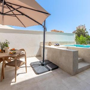 797 HOLIDAY RENTALS-Moderno apartamento con piscina privada