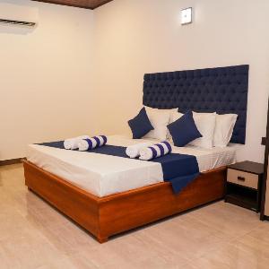 Ocean Breeze Resort - French garden