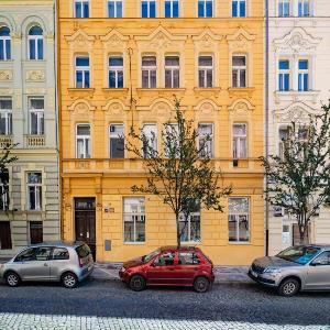 Prague Days - One Bedroom Apartments with Loft Bed and 250 Mbps WiFi in VInohrady