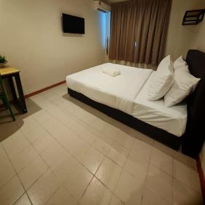 Swing & Pillows @ Damansara Uptown Petaling Jaya