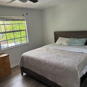 South Tampa Townhome- Close to Everything