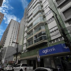 Apto Amplo com 4 Quartos a 350m Praia GU2131