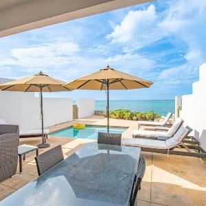 Oceanfront with Beach Access & Private Pool 3BR