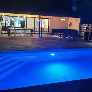 Villa 4 chambres climatisation piscine chauffée et privée