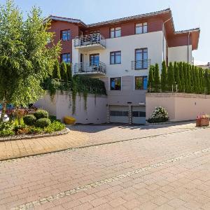 Spacious Vervena Apartment with a Terrace Close to the Beach by Renters Prestige