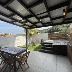 Sobrado das Seringueiras - Conforto com jacuzzi privativa a 6 minutos da Praia de Palmas