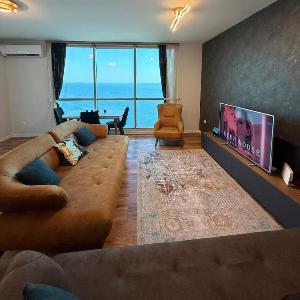 BS1 Beachfront Penthouse Ocean View