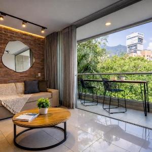 Prime Location with Park Views AC in El Poblado