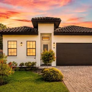 Naples Modern Masterpiece 3BR Pool Spa & Bikes
