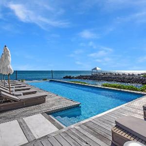 Palm Cay - 3BR Beachfront Penthouse Private Pool
