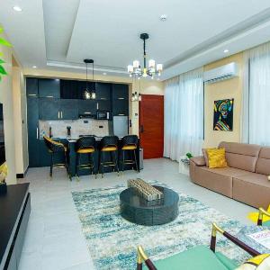 New Luxury Oasis w/Pool+Hot tub @ Arikays Homes