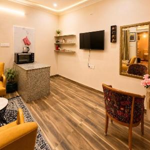 The Amber Haven - A Cozy Urban Retreat