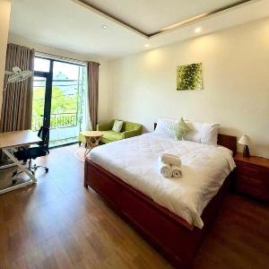 Cozy apartment with green view