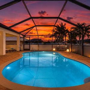 Luxe Cape Coral Villa with Heated Pool Arcade Games