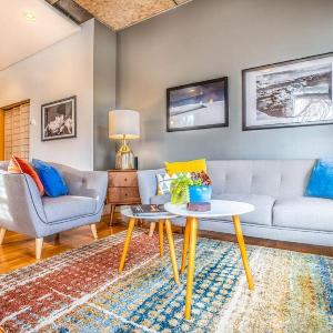 New distinctive historical unit from 5 Star Host