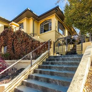 Stunning View Frank Lloyd Wright Inspired Home