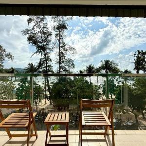 Time Out Beachfront Suites