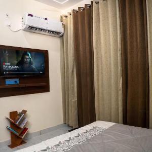 Luxury stay in Tapovan