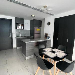 Departamento Moderno 2 dormitorios con baños Parqueo Seguridad