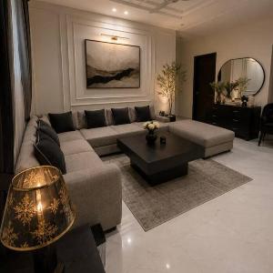 Luxury 2 Bed Faisalabad Wifi AC Family Friendly