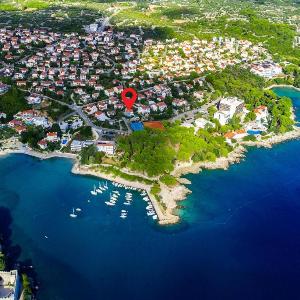 1 Bedroom Beach Front Apartment In Krk
