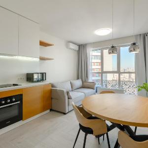 ВВВ!19-96 Kvartet Vasyl Lypkivskyi 16v Kyiv railway station metro nearby stunning city view Petrovdom Apartment