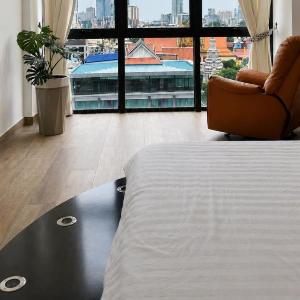 Spacious Riverside Apartment - River View - Phnom Penh