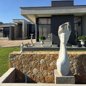 Arlington Estate - Modern Luxury Villa with Gym Bar & Lounge in a Secure Gated Estate Next to the Airport