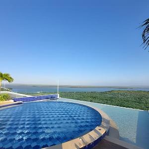 3+1 bedrooms Morros. Beach views and access