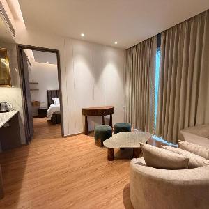 12A02 Magestic Royal 2BHK at MyDen 3 Private Balconies Beautiful City Views Bright Airy & Sunlit 2 Ensuite Bedrooms Premium Furnishings Infinity Terrace Pool Urbana Market Cafés & Dining Just Downstairs