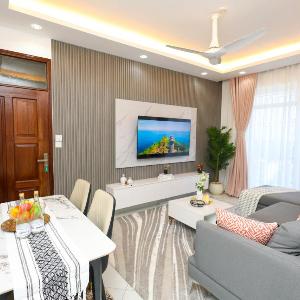 Cosy 2BR Mombasa CBD with Partial Ocean & City Views - 15 mins to Airport