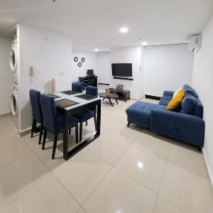Apartamento frente a Estación del metro Vía Argentina