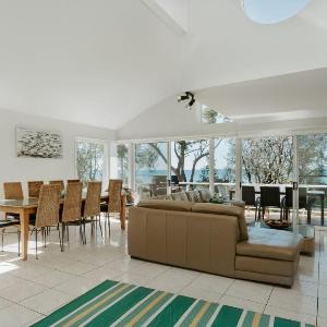 Mana Magic by Book Jervis Bay - Beach Access on your Doorstep!