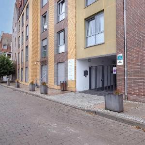 Cozy Apartment with Air conditioning in the City Centre by Noclegi Renters
