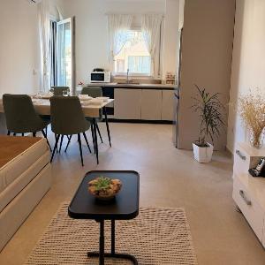 Moonlight Beach Apartment