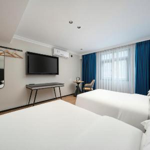 No. 8 Season Hotel - Shenzhen West Village Subway Station Branch