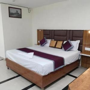 FabHotel Waltair Center