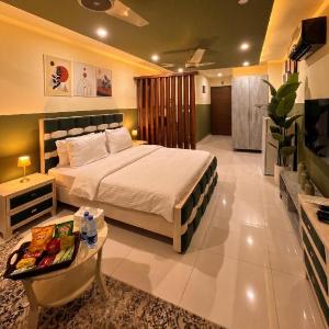 The Layover  Studio near ISB Airport & Motorway
