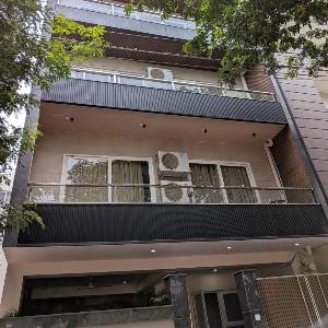 The Lodgers Luxury 2 BHK Apartment Near Sector 42 Gurugram