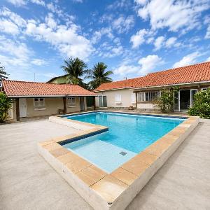 Spacious house with 7 bedrooms 400m from the beach | Pool barbecue area and sports field BZ54