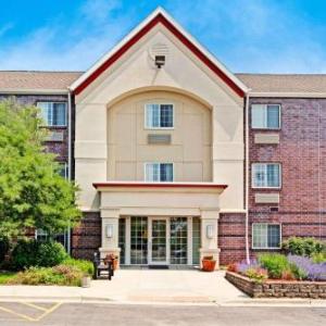 Hotels near Sideouts Sports Tavern - Hawthorn Suites by Wyndham Chicago -Hoffman Estates